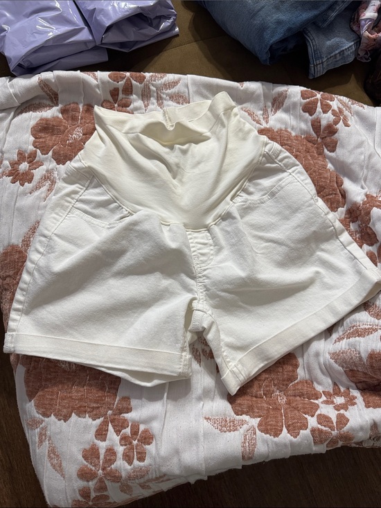 Old Navy Pants - Old Navy Cream High-Waist Shorts